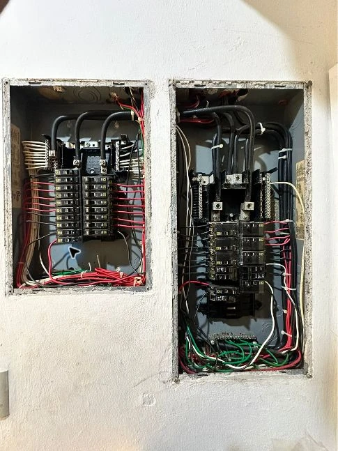 Trabajo real en tableros eléctricos